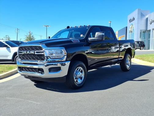 2023 RAM 2500 Tradesman Crew Cab 4x4 6'4' Box