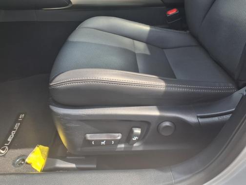 2018 Lexus IS 300 Base