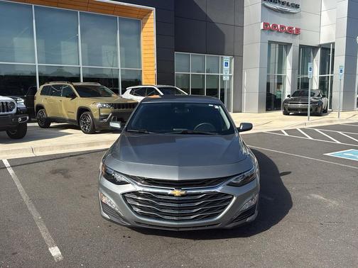 Sterling Gray Metallic 2024 Chevrolet Malibu FWD 1LT