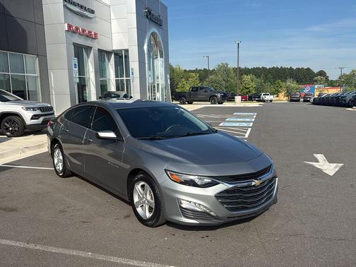 Sterling Gray Metallic 2024 Chevrolet Malibu FWD 1LT