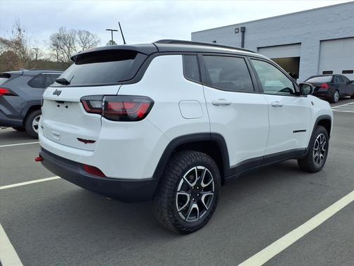 2024 Jeep Compass Trailhawk
