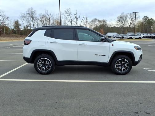 2024 Jeep Compass Trailhawk