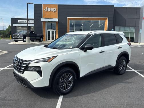 Glacier White 2025 Nissan Rogue S