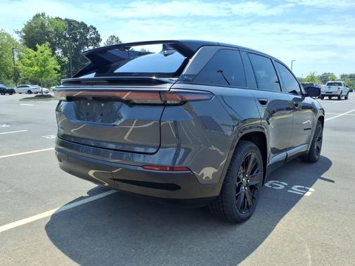 Baltic Gray Metallic Clearcoat 2024 Jeep Wagoneer S Launch Edition
