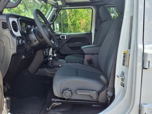 2025 Jeep Gladiator Sport S