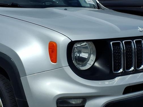 Glacier Metallic Clearcoat 2019 Jeep Renegade Latitude