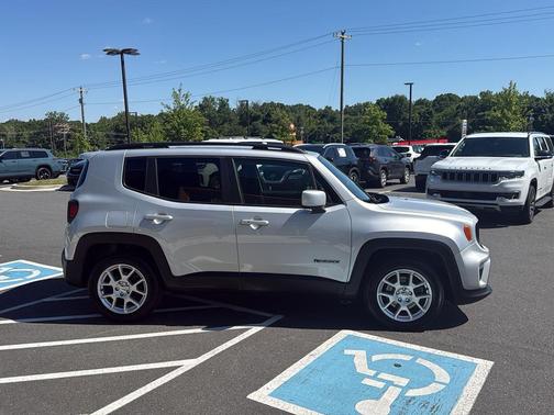 Glacier Metallic Clearcoat 2019 Jeep Renegade Latitude