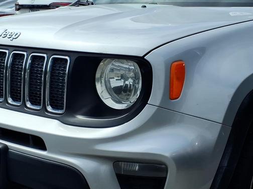 Glacier Metallic Clearcoat 2019 Jeep Renegade Latitude