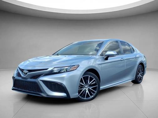 Celestial Silver Metallic 2022 Toyota Camry SE
