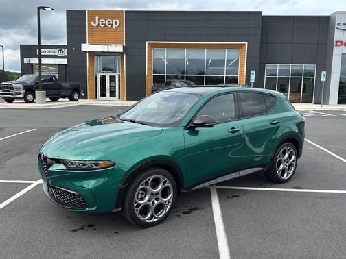 Verde Fangio Metallic 2025 Alfa Romeo Tonale AWD