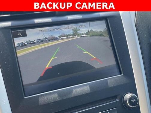 Photo 4 of 36 of 2016 Ford Fusion SE