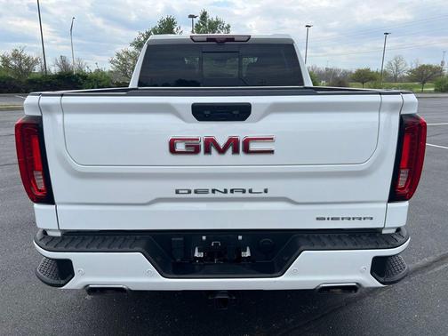 Summit White 2024 GMC Sierra 1500 Denali
