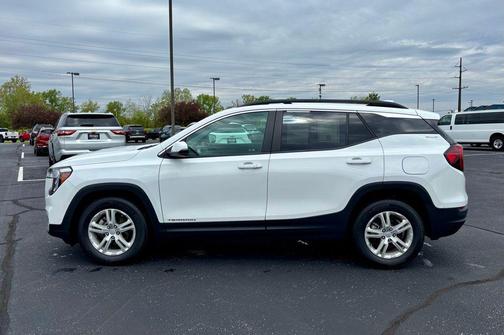 Summit White 2023 GMC Terrain SLE