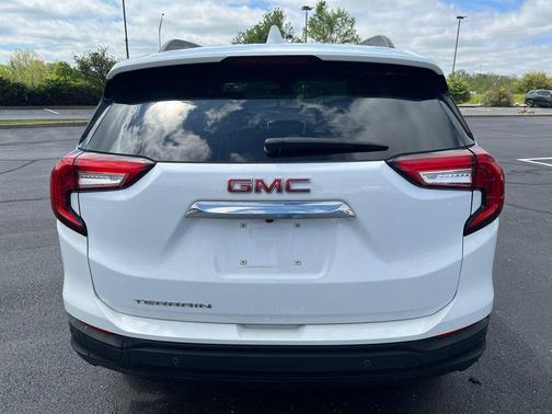 Summit White 2023 GMC Terrain SLE