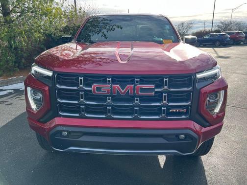 2024 GMC Canyon AT4