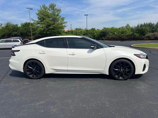 Pearl White 2021 Nissan Maxima 3.5 SR