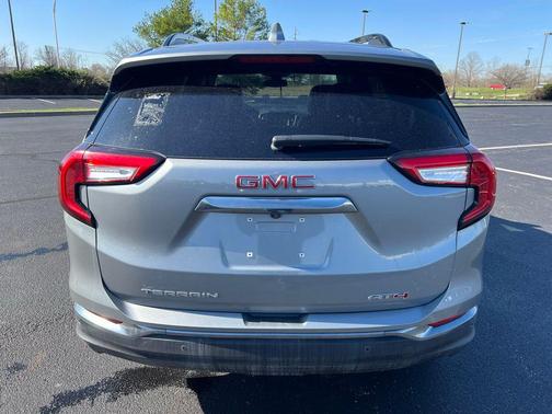 2024 GMC Terrain AWD AT4