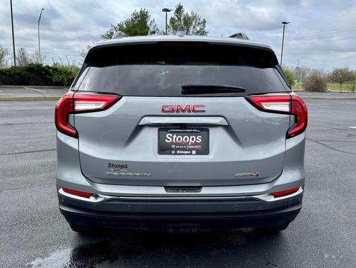 Sterling Metallic 2024 GMC Terrain AWD AT4