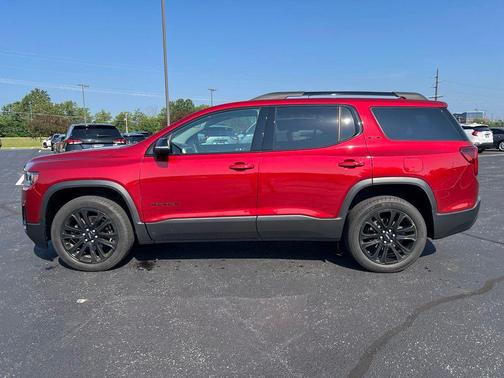 Volcanic Red Tintcoat 2023 GMC Acadia FWD SLE