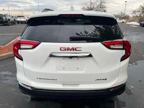 2022 GMC Terrain AWD AT4