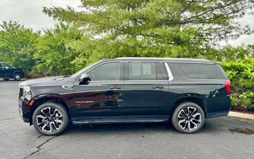 2022 GMC Yukon XL SLE