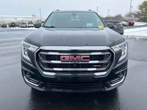 2024 GMC Terrain AWD AT4