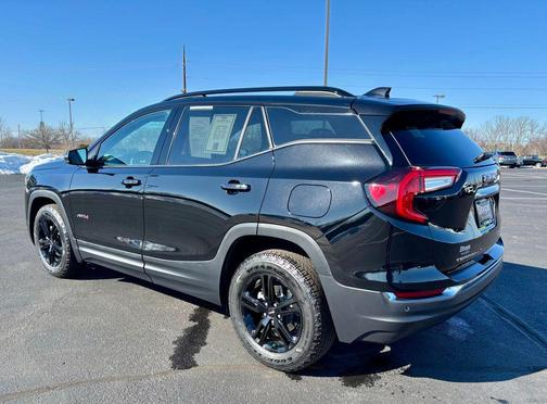 2024 GMC Terrain AWD AT4