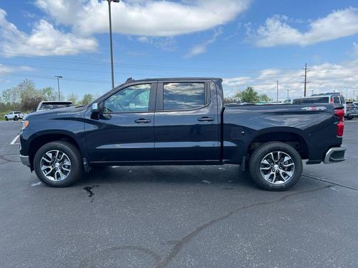 Dark Ash Metallic 2023 Chevrolet Silverado 1500 LT