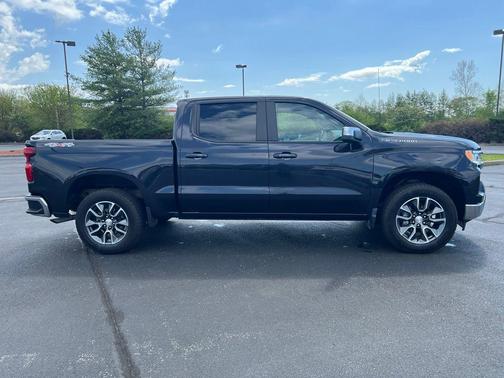 Dark Ash Metallic 2023 Chevrolet Silverado 1500 LT