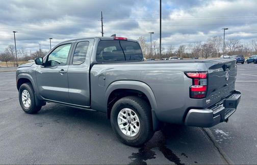 2024 Nissan Frontier SV