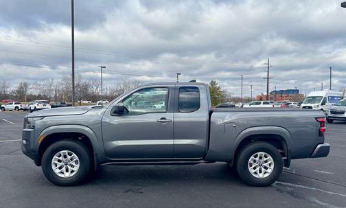 2024 Nissan Frontier SV