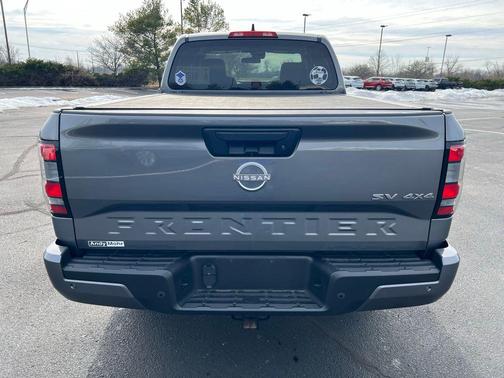 2024 Nissan Frontier SV