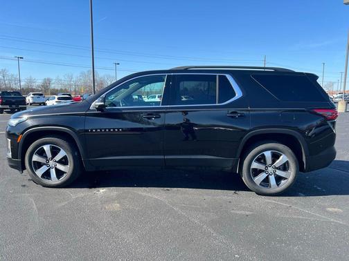 2023 Chevrolet Traverse LT Leather