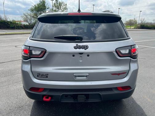 Billet Silver Metallic Clearcoat 2022 Jeep Compass Trailhawk