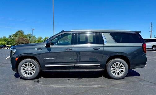 Hunter Metallic 2021 GMC Yukon XL Denali