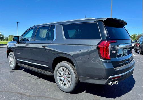 Hunter Metallic 2021 GMC Yukon XL Denali