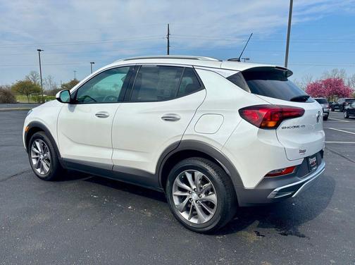 White Frost Tricoat 2023 Buick Encore GX Essence
