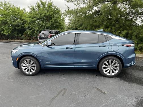 Ocean Blue Metallic 2024 Buick Envista Avenir FWD