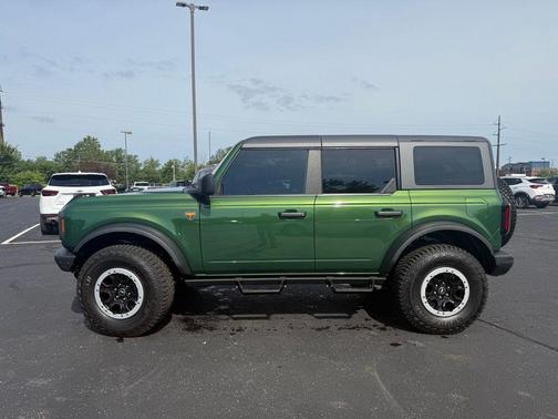 Eruption Green Metallic 2024 Ford Bronco Badlands