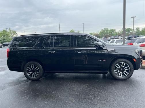 2023 GMC Yukon XL 4WD AT4