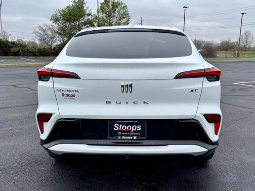 Summit White 2024 Buick Envista Sport Touring FWD