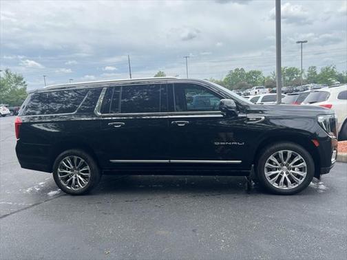 2022 GMC Yukon XL Denali