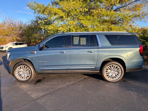 2025 GMC Yukon XL Denali