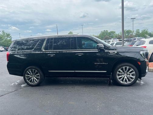 2022 GMC Yukon XL Denali