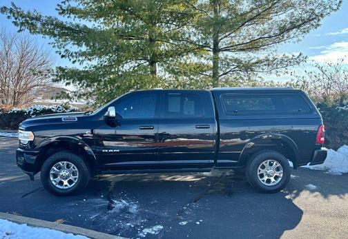 2020 RAM 2500 Laramie Crew Cab 4X4 6'4' Box
