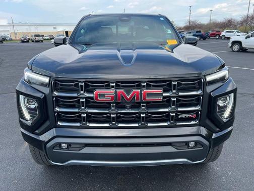Onyx Black 2023 GMC Canyon AT4
