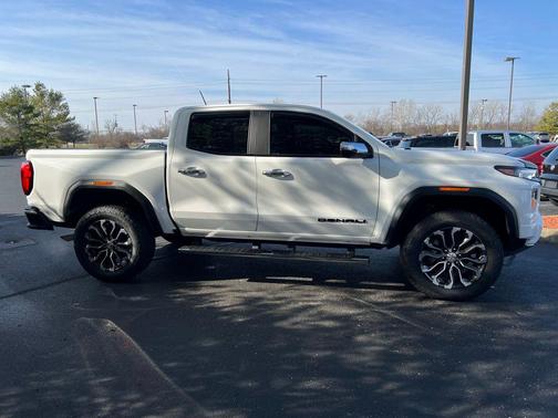 2025 GMC Canyon Denali