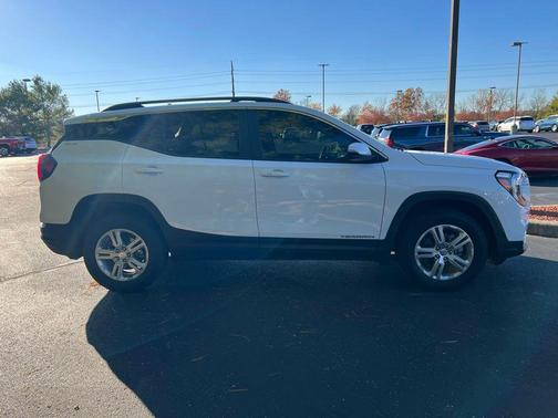 2022 GMC Terrain SLE