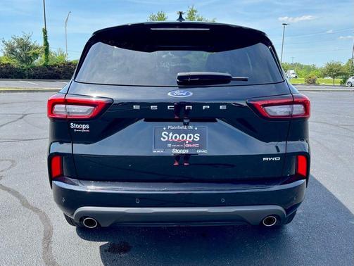 Agate Black Metallic 2024 Ford Escape ST-Line