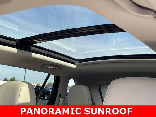 Photo 3 of 41 of 2019 Buick Envision Premium II